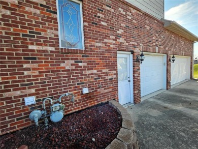 Custom built, predominantly brick 3 levels w/ almost 5k finished on Stonewolf Golf Club in Illinois - for sale on GolfHomes.com, golf home, golf lot