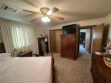 This cozy 3 bedroom 2 bath home is ready for you! 2-car garage on Woodward Municipal Golf Course in Oklahoma - for sale on GolfHomes.com, golf home, golf lot