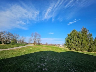 Custom built, predominantly brick 3 levels w/ almost 5k finished on Stonewolf Golf Club in Illinois - for sale on GolfHomes.com, golf home, golf lot