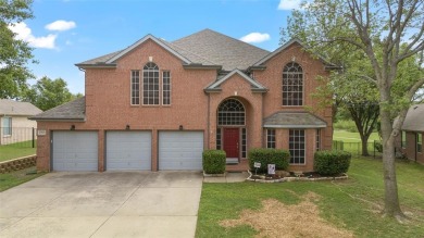 Beautiful 2 story brick home with 3 car garage on the 15th hole on Oakmont Country Club in Texas - for sale on GolfHomes.com, golf home, golf lot