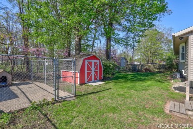 Welcome home! Your newly renovated 3 bedroom/ 2 bath home on The Pines Golf Course in Michigan - for sale on GolfHomes.com, golf home, golf lot