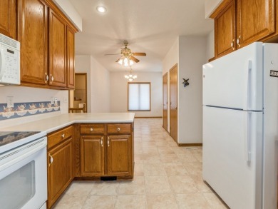 Ranch townhome that walks out to Deer Run Golf Course with 1440 on Deer Run Golf Club and DR in Iowa - for sale on GolfHomes.com, golf home, golf lot