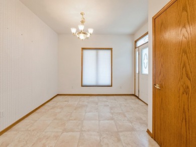 Ranch townhome that walks out to Deer Run Golf Course with 1440 on Deer Run Golf Club and DR in Iowa - for sale on GolfHomes.com, golf home, golf lot