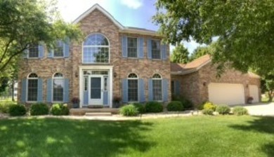 This Kaisner built custom, one owner home, sits 1 block from on Crestwicke Country Club in Illinois - for sale on GolfHomes.com, golf home, golf lot