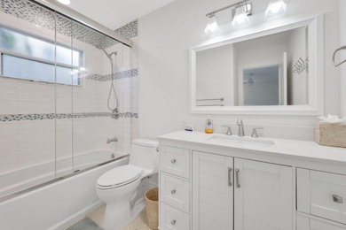 This single story home offers 3 bedrooms, 3.5 baths, 2 car on Jonathans Landing Golf Club in Florida - for sale on GolfHomes.com, golf home, golf lot