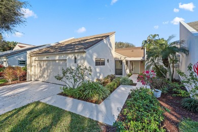 This single story home offers 3 bedrooms, 3.5 baths, 2 car on Jonathans Landing Golf Club in Florida - for sale on GolfHomes.com, golf home, golf lot