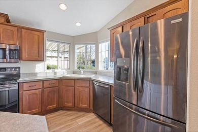 Come see this sweet 2 bedroom 2 bath cutie. No carpet, stainless on Augusta Ranch Golf Club in Arizona - for sale on GolfHomes.com, golf home, golf lot