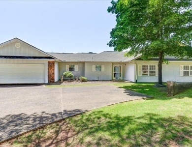 This home features a stunning Premier Diamondhead Golf Course on Diamondhead Golf and Country Club in Arkansas - for sale on GolfHomes.com, golf home, golf lot