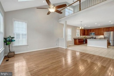 *Heritage Hunt 55+* GORGEOUS 3-lvl 'Lakemont'* Screened Porch!* on Heritage Hunt Golf and Country Club in Virginia - for sale on GolfHomes.com, golf home, golf lot