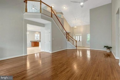 *Heritage Hunt 55+* GORGEOUS 3-lvl 'Lakemont'* Screened Porch!* on Heritage Hunt Golf and Country Club in Virginia - for sale on GolfHomes.com, golf home, golf lot