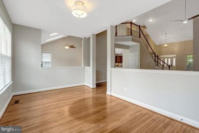 *Heritage Hunt 55+* GORGEOUS 3-lvl 'Lakemont'* Screened Porch!* on Heritage Hunt Golf and Country Club in Virginia - for sale on GolfHomes.com, golf home, golf lot