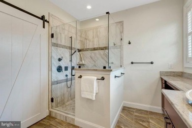 *Heritage Hunt 55+* GORGEOUS 3-lvl 'Lakemont'* Screened Porch!* on Heritage Hunt Golf and Country Club in Virginia - for sale on GolfHomes.com, golf home, golf lot