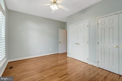 *Heritage Hunt 55+* GORGEOUS 3-lvl 'Lakemont'* Screened Porch!* on Heritage Hunt Golf and Country Club in Virginia - for sale on GolfHomes.com, golf home, golf lot