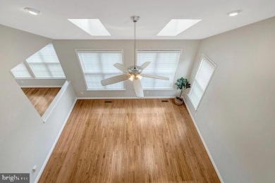 *Heritage Hunt 55+* GORGEOUS 3-lvl 'Lakemont'* Screened Porch!* on Heritage Hunt Golf and Country Club in Virginia - for sale on GolfHomes.com, golf home, golf lot