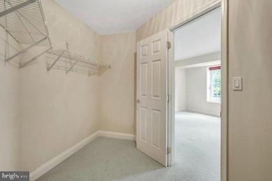 *Heritage Hunt 55+* GORGEOUS 3-lvl 'Lakemont'* Screened Porch!* on Heritage Hunt Golf and Country Club in Virginia - for sale on GolfHomes.com, golf home, golf lot