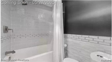 Welcome to this  2 bedroom and 1.1 bathroom end unit Condo on Glen Oaks Golf Course in Michigan - for sale on GolfHomes.com, golf home, golf lot