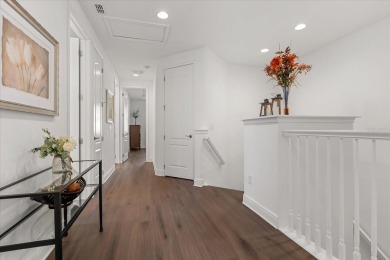 Gorgeous end-unit townhome with 3 spacious bedrooms, 2.5 on Eagle Creek Golf Club in Florida - for sale on GolfHomes.com, golf home, golf lot