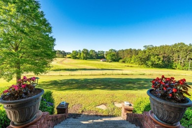 What a deal for this bundle! 4 bed, 3.5 bath, 2,911 sq ft. home on Glenwood Country Club in Arkansas - for sale on GolfHomes.com, golf home, golf lot