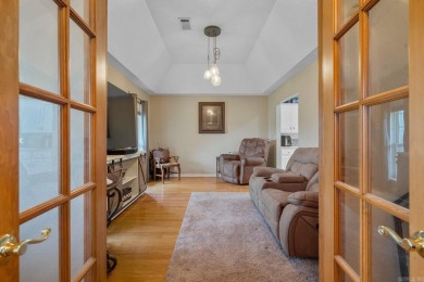 What a deal for this bundle! 4 bed, 3.5 bath, 2,911 sq ft. home on Glenwood Country Club in Arkansas - for sale on GolfHomes.com, golf home, golf lot