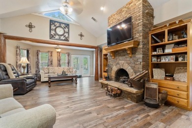 What a deal for this bundle! 4 bed, 3.5 bath, 2,911 sq ft. home on Glenwood Country Club in Arkansas - for sale on GolfHomes.com, golf home, golf lot