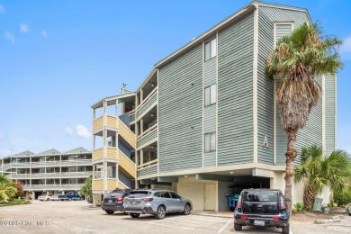 This beautifully maintained, open-concept condo is a must-see! on Possum Trot Golf Course in South Carolina - for sale on GolfHomes.com, golf home, golf lot