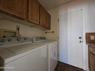 Great opportunity to own a HUD Home, save thousands! Don't miss on Saddlebrooke Golf Course in Arizona - for sale on GolfHomes.com, golf home, golf lot