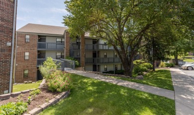 Take a look at this beautifully updated 2 bedroom 2 bath condo on Pointe Royale Village Country Club in Missouri - for sale on GolfHomes.com, golf home, golf lot
