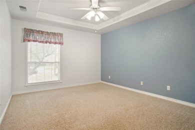 Welcome to this spacious 3 bedroom 2.1 bath 2 car garage in on The Club At Runaway Bay in Texas - for sale on GolfHomes.com, golf home, golf lot