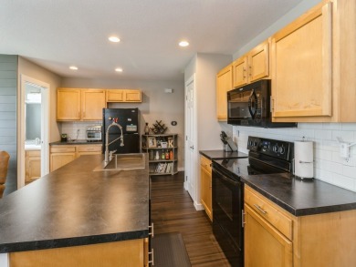 Beautifully Maintained Townhome Featuring 2 Bedrooms, 3 on Otter Creek Golf Course in Iowa - for sale on GolfHomes.com, golf home, golf lot