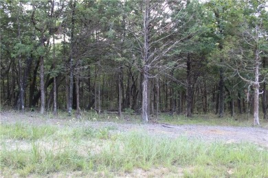 Nice parcel of land located in Unit 5 in Holiday Island. Has on Holiday Island Executive Golf Course in Arkansas - for sale on GolfHomes.com, golf home, golf lot