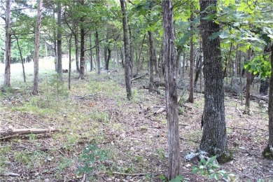 Nice parcel of land located in Unit 5 in Holiday Island. Has on Holiday Island Executive Golf Course in Arkansas - for sale on GolfHomes.com, golf home, golf lot