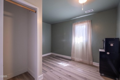 This darling single level Gleneden Beach cottage has been on Salishan Spa and Golf Resort in Oregon - for sale on GolfHomes.com, golf home, golf lot