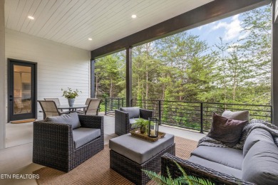 Sophisticated Living in the Heart of Oak Ridge

Welcome to 132 on Centennial Golf Course in Tennessee - for sale on GolfHomes.com, golf home, golf lot