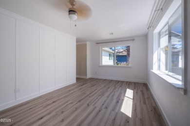 This darling single level Gleneden Beach cottage has been on Salishan Spa and Golf Resort in Oregon - for sale on GolfHomes.com, golf home, golf lot