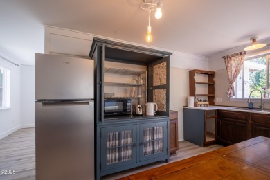 This darling single level Gleneden Beach cottage has been on Salishan Spa and Golf Resort in Oregon - for sale on GolfHomes.com, golf home, golf lot