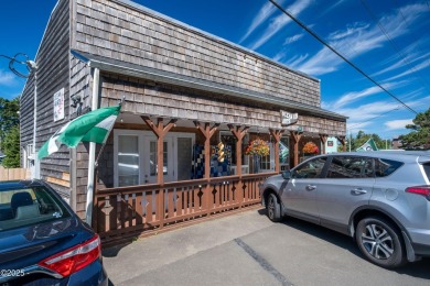 This darling single level Gleneden Beach cottage has been on Salishan Spa and Golf Resort in Oregon - for sale on GolfHomes.com, golf home, golf lot