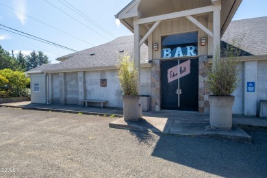 This darling single level Gleneden Beach cottage has been on Salishan Spa and Golf Resort in Oregon - for sale on GolfHomes.com, golf home, golf lot