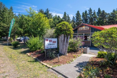 This darling single level Gleneden Beach cottage has been on Salishan Spa and Golf Resort in Oregon - for sale on GolfHomes.com, golf home, golf lot