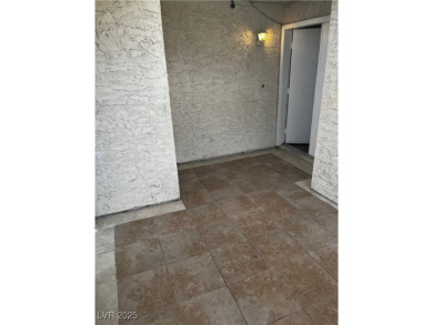 SPACIOUS TOWNHOUSE WITH 2 CAR GARAGE !  UNIQUE COMMUNITY THAT on Las Vegas National Golf Club in Nevada - for sale on GolfHomes.com, golf home, golf lot