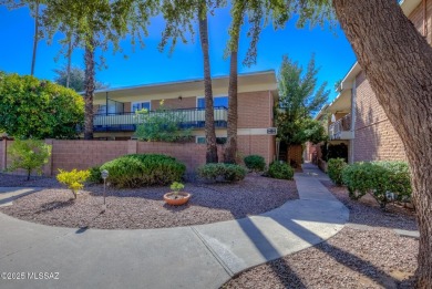 Convenient living right in the heart of Tucson! This inviting 2 on Randolph Park Golf Courses in Arizona - for sale on GolfHomes.com, golf home, golf lot