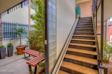 Convenient living right in the heart of Tucson! This inviting 2 on Randolph Park Golf Courses in Arizona - for sale on GolfHomes.com, golf home, golf lot