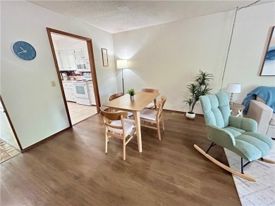 This adorable townhome offers the perfect blend of comfort and on Bella Vista Country Club - Berksdale in Arkansas - for sale on GolfHomes.com, golf home, golf lot