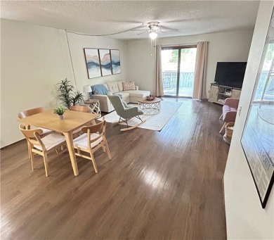 This adorable townhome offers the perfect blend of comfort and on Bella Vista Country Club - Berksdale in Arkansas - for sale on GolfHomes.com, golf home, golf lot