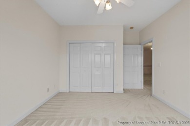 -Kings Grant gated golf community w/ pool. Beautiful immaculate on Kings Grant Golf and Country Club in North Carolina - for sale on GolfHomes.com, golf home, golf lot