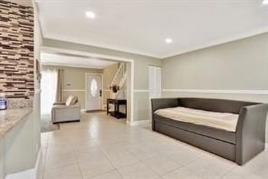 PRICED TO SELL. A SPECTACULAR 3/2.5 TOWNHOME FOR SALE AT ORIOLE on Oriole Golf and Tennis Club in Florida - for sale on GolfHomes.com, golf home, golf lot