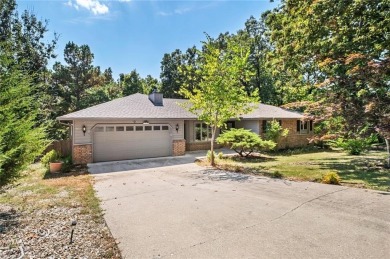 Fantastic family home that has been recently remodeled and is on Bella Vista - Metfield Golf Complex and Country Club in Arkansas - for sale on GolfHomes.com, golf home, golf lot