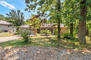 Fantastic family home that has been recently remodeled and is on Bella Vista - Metfield Golf Complex and Country Club in Arkansas - for sale on GolfHomes.com, golf home, golf lot