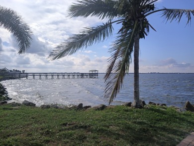 -- CHARMING 2 Bedroom / 1 Bath BEACH COTTAGE!! Located in the on Spessard Holland Golf Course in Florida - for sale on GolfHomes.com, golf home, golf lot