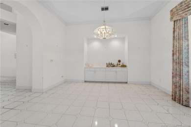 Opportunity knocks in Hobe Sound Golf Club. This single family on Hobe Sound Golf Club in Florida - for sale on GolfHomes.com, golf home, golf lot