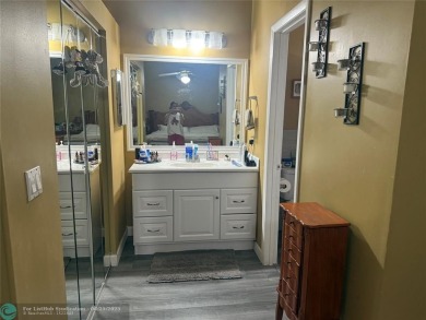 Well maintained and very spacious 3/2.5 townhome in Woodmont on  in Florida - for sale on GolfHomes.com, golf home, golf lot